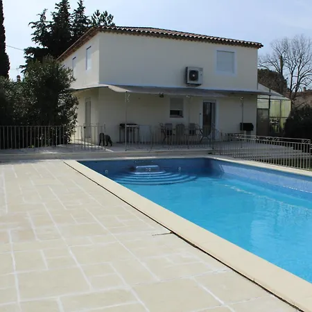 Bed & Breakfast Chez Claudia Et Serge *