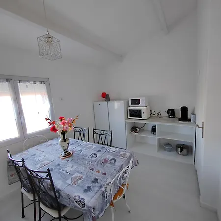 Bed & Breakfast Chez Claudia Et Serge Vernegues