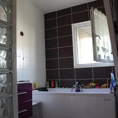Chez Claudia Et Serge Bed & Breakfast Vernegues