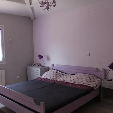 Chez Claudia Et Serge Bed & Breakfast